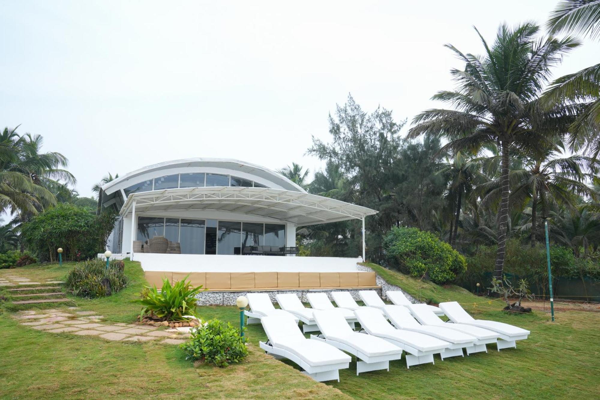Regenta Beach House Resort, Goa Benaulim Exteriör bild