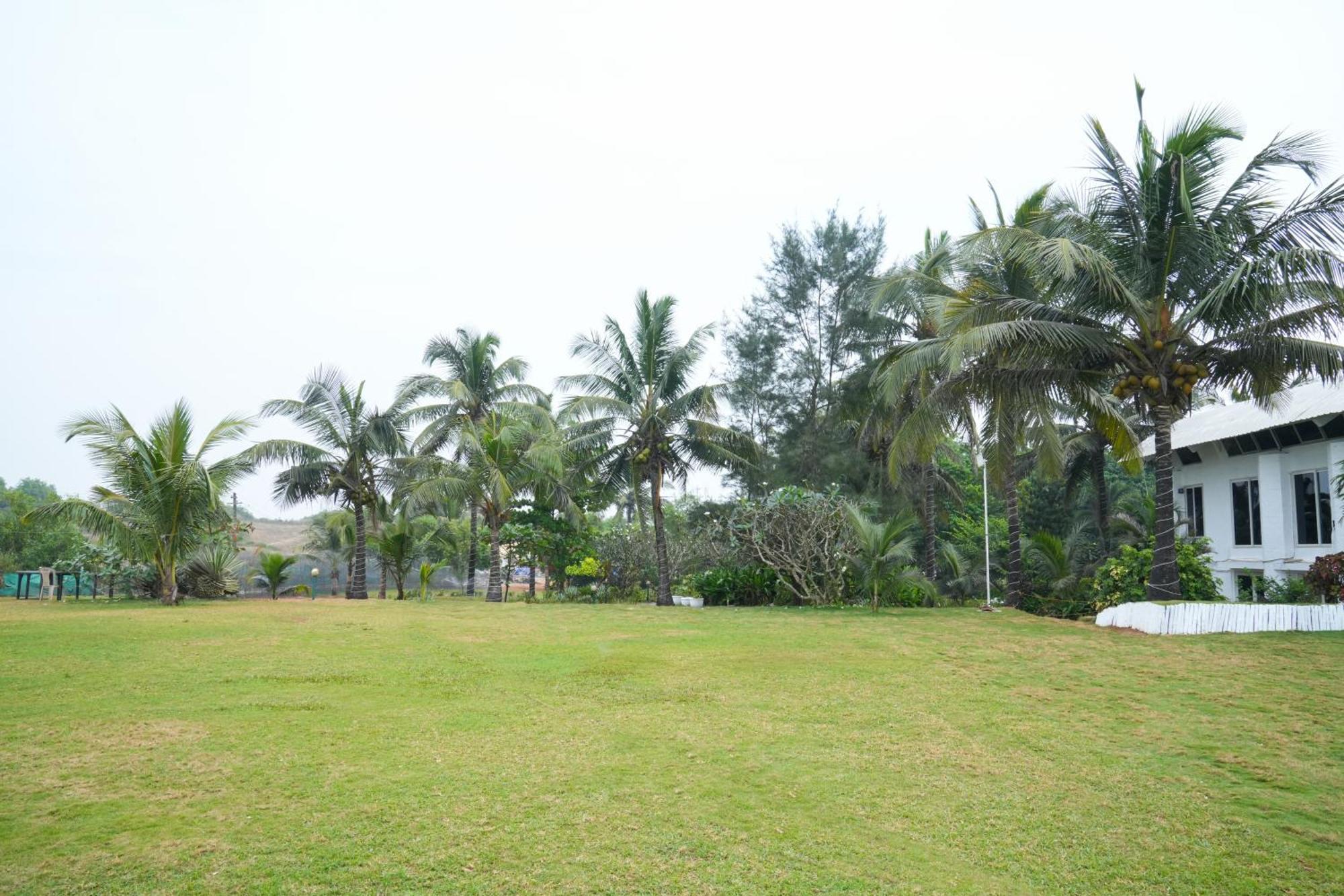 Regenta Beach House Resort, Goa Benaulim Exteriör bild