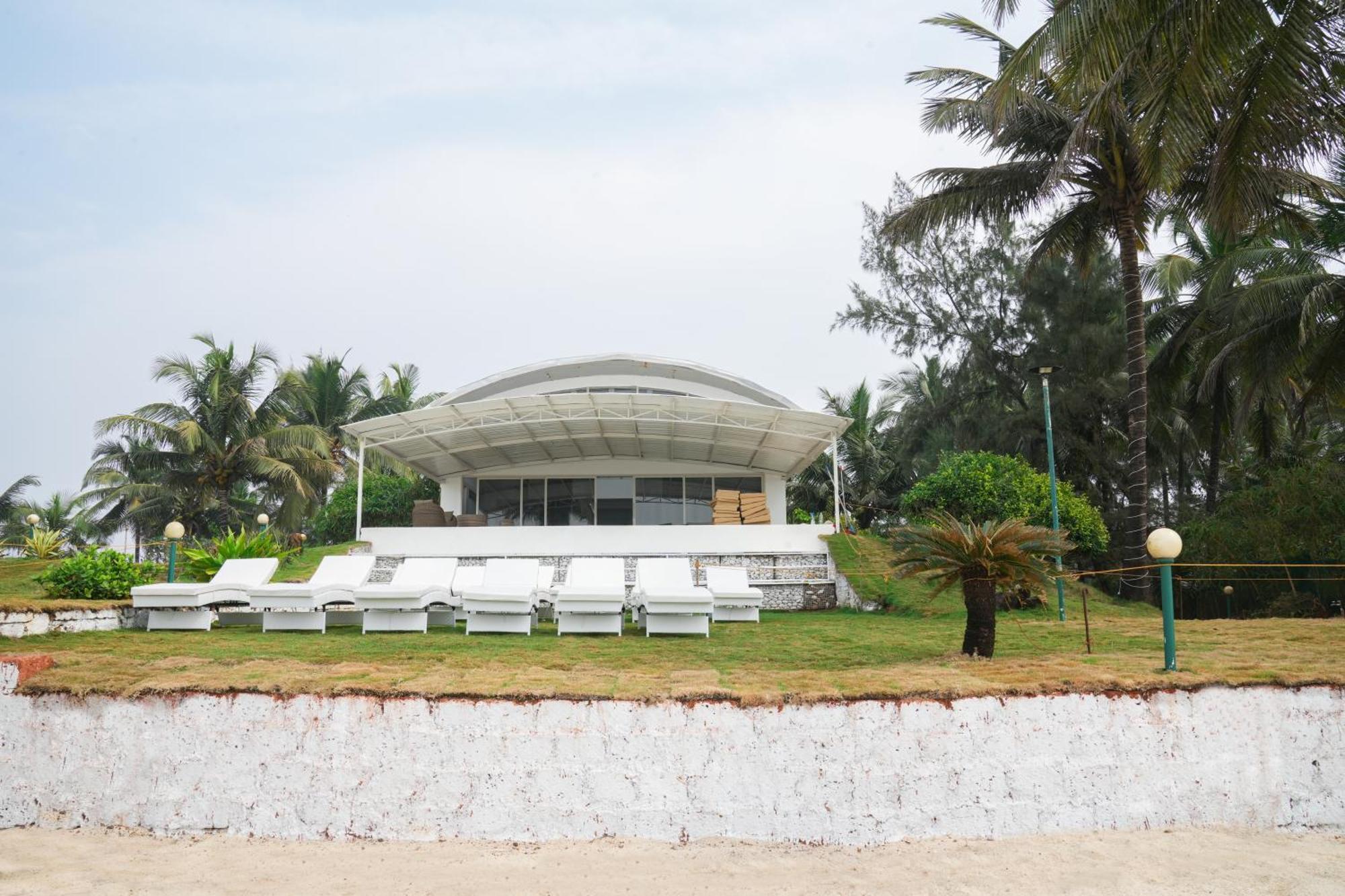 Regenta Beach House Resort, Goa Benaulim Exteriör bild